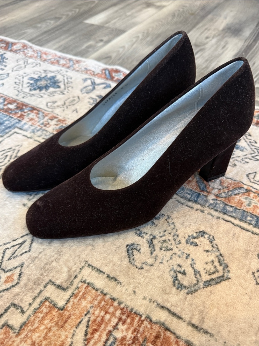 NWT Nina brown velour Victorian Low old money holiday party Block Heel Pumps 9